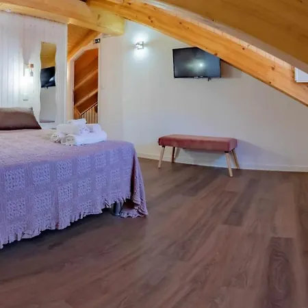 Blue House 3*