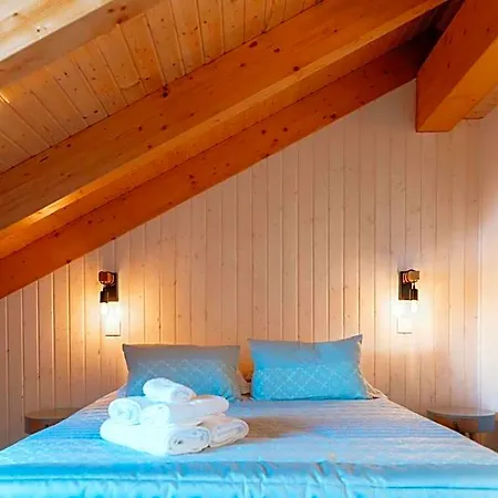 Blue House 3*
