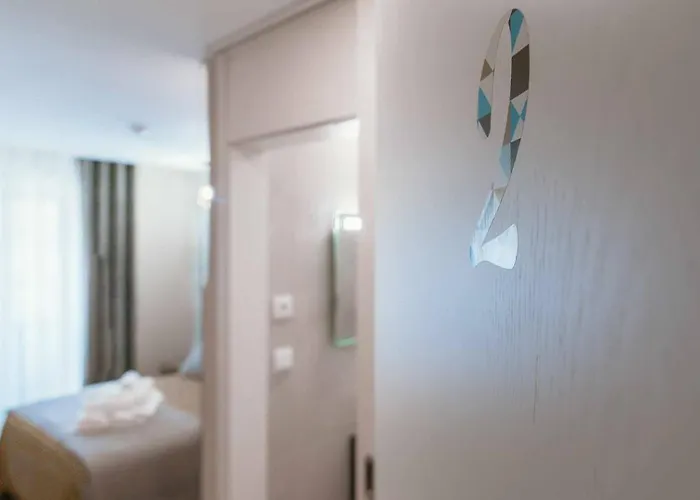 فندق Blue House 3*